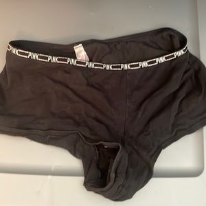 Black boyfriend shorts